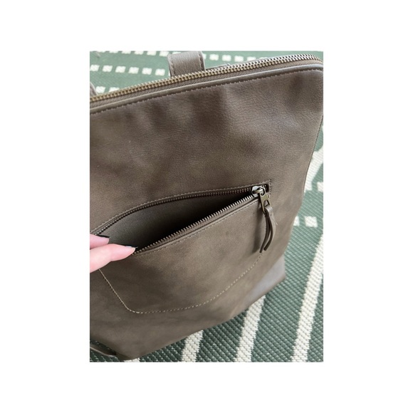 Universal Threads Backpack / Traveling Tote - Picture 3 of 6